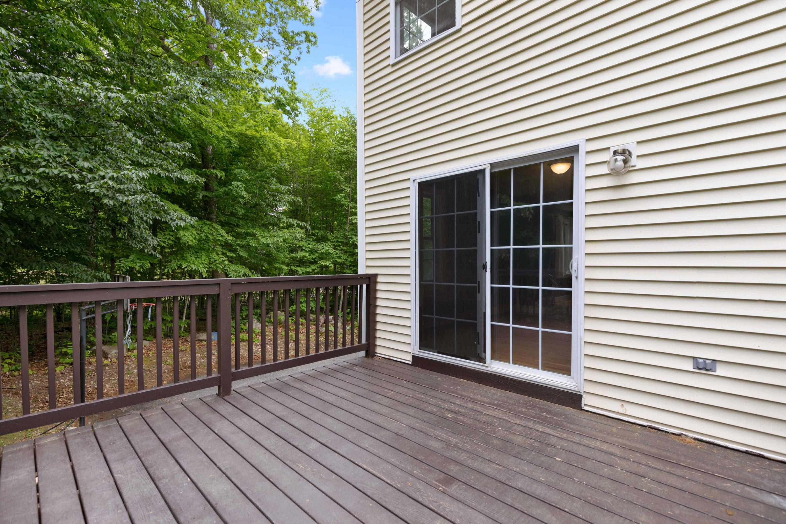 15 Eisenhower Court Naples ME 04055