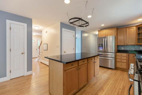 15 Eisenhower Court Naples ME 04055
