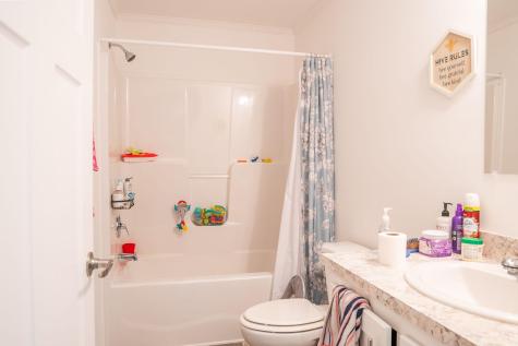 206 Davis Road Durham ME 04222