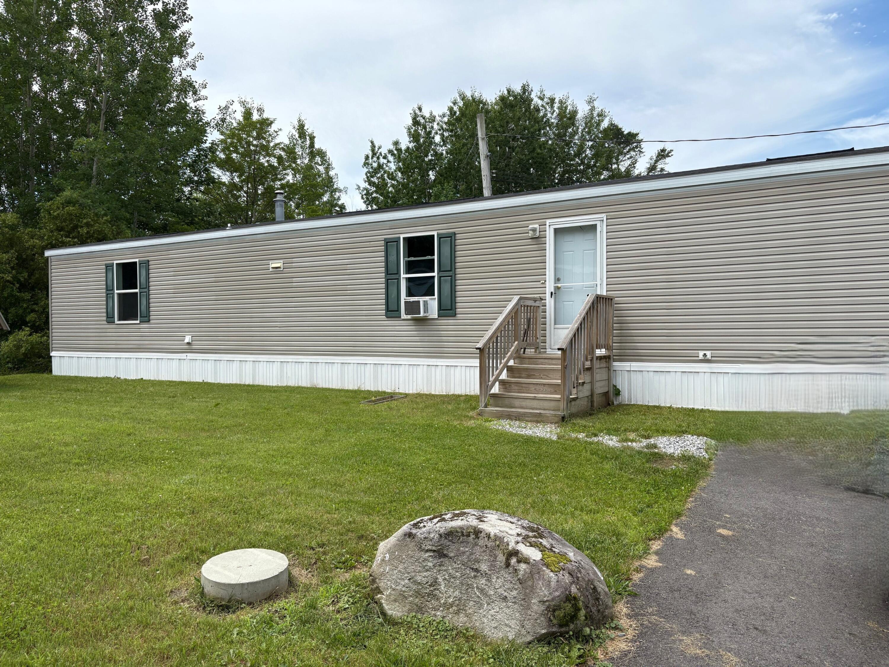 13 Rw Macleod Lane Belfast ME 04915