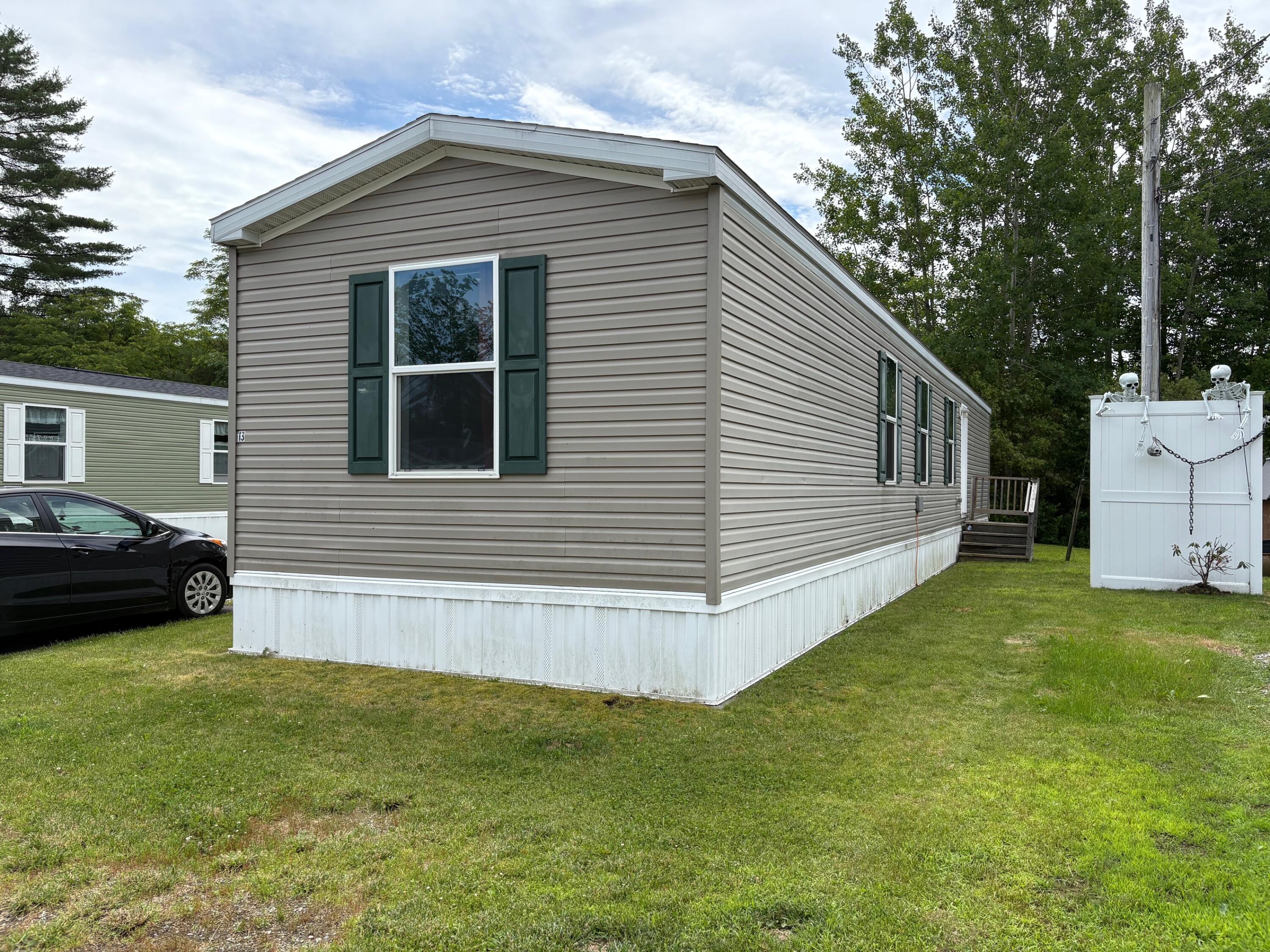 13 Rw Macleod Lane Belfast ME 04915