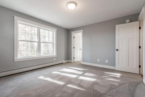 381 Middle Road Falmouth ME 04105