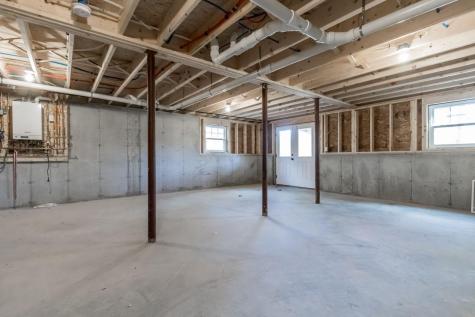 381 Middle Road Falmouth ME 04105