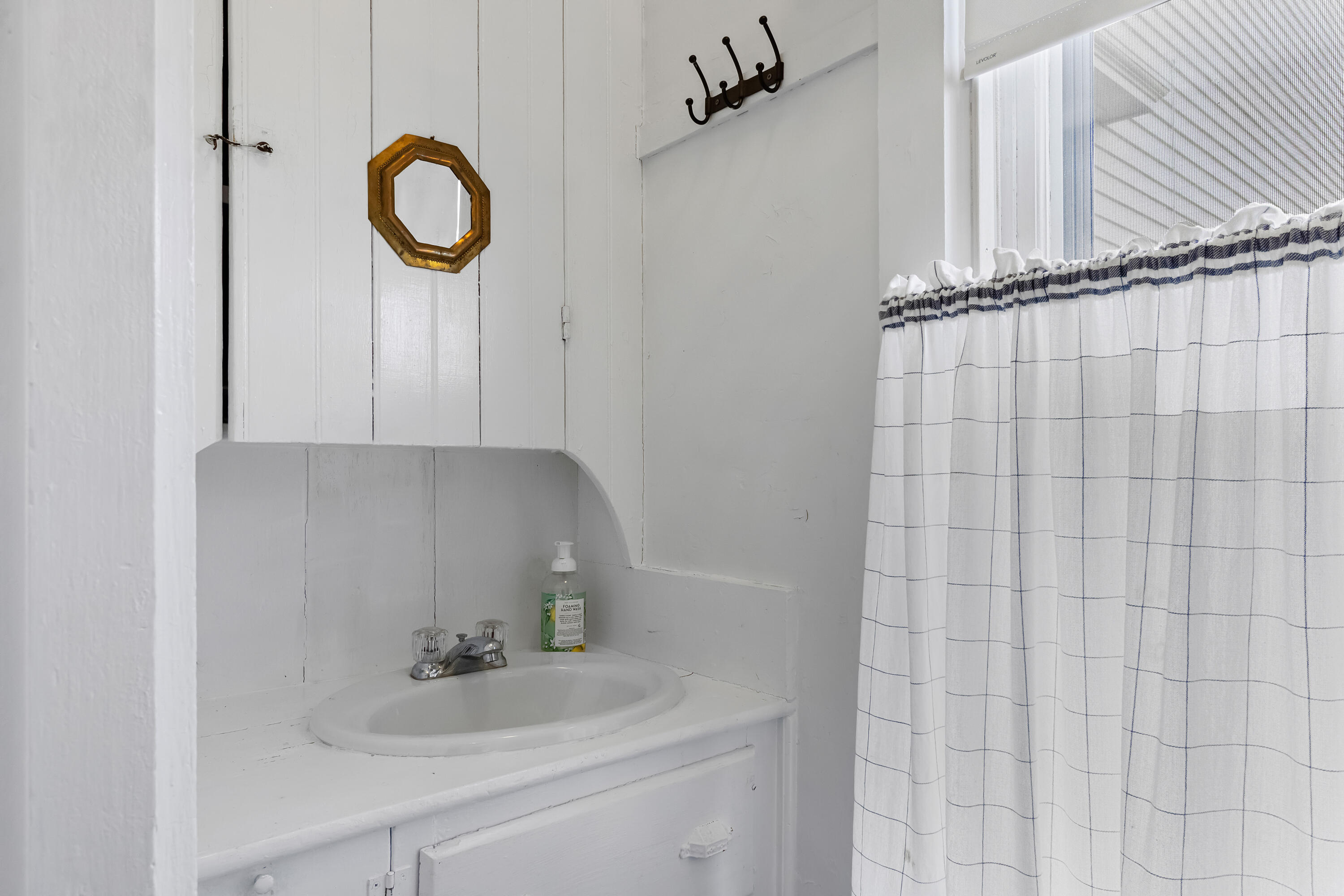 17 High Street Vinalhaven ME 04863