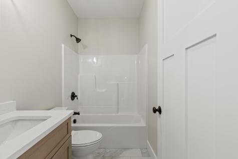 10 Evelyn's Way Hollis ME 04042