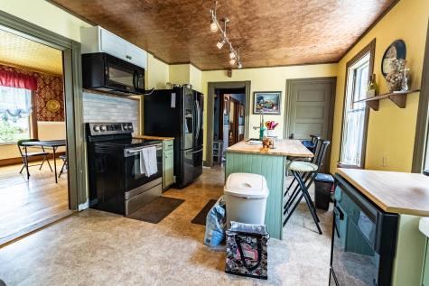 33 Hillcrest Street Auburn ME 04210