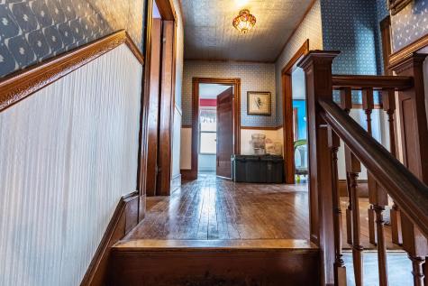 33 Hillcrest Street Auburn ME 04210