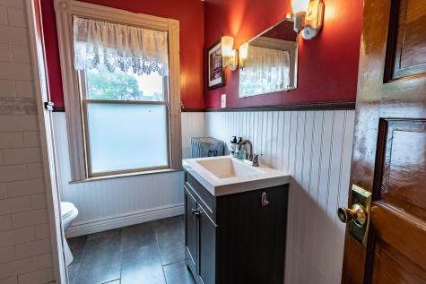 33 Hillcrest Street Auburn ME 04210