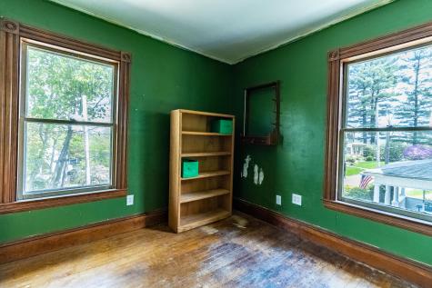 33 Hillcrest Street Auburn ME 04210