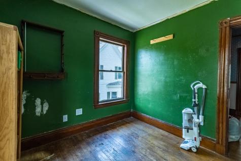 33 Hillcrest Street Auburn ME 04210