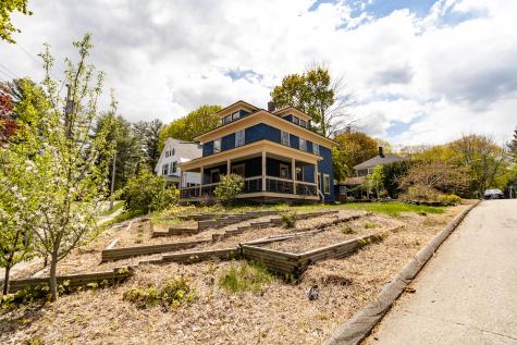 33 Hillcrest Street Auburn ME 04210