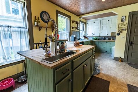 33 Hillcrest Street Auburn ME 04210