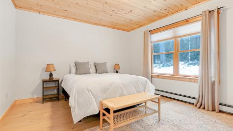 18 Lover's Lane Bethel ME 04217