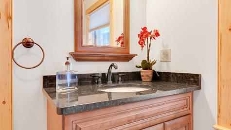 18 Lover's Lane Bethel ME 04217