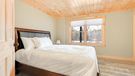 18 Lover's Lane Bethel ME 04217