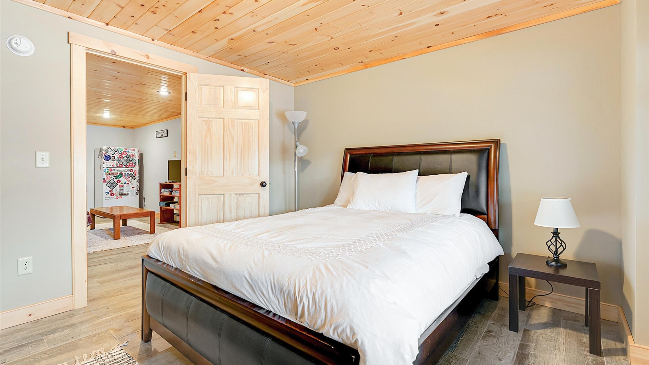 18 Lover's Lane Bethel ME 04217