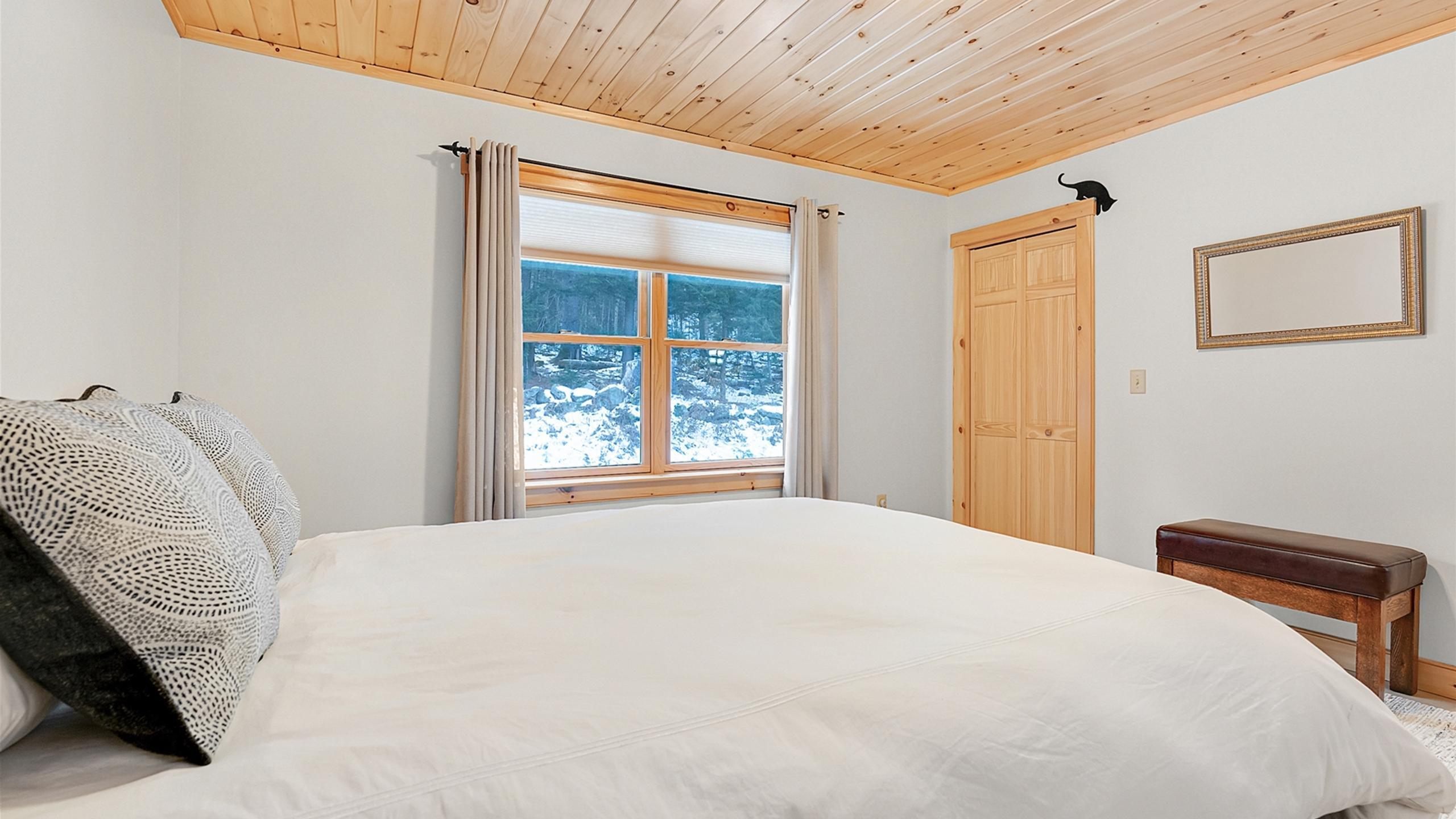 18 Lover's Lane Bethel ME 04217