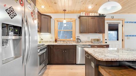 18 Lover's Lane Bethel ME 04217