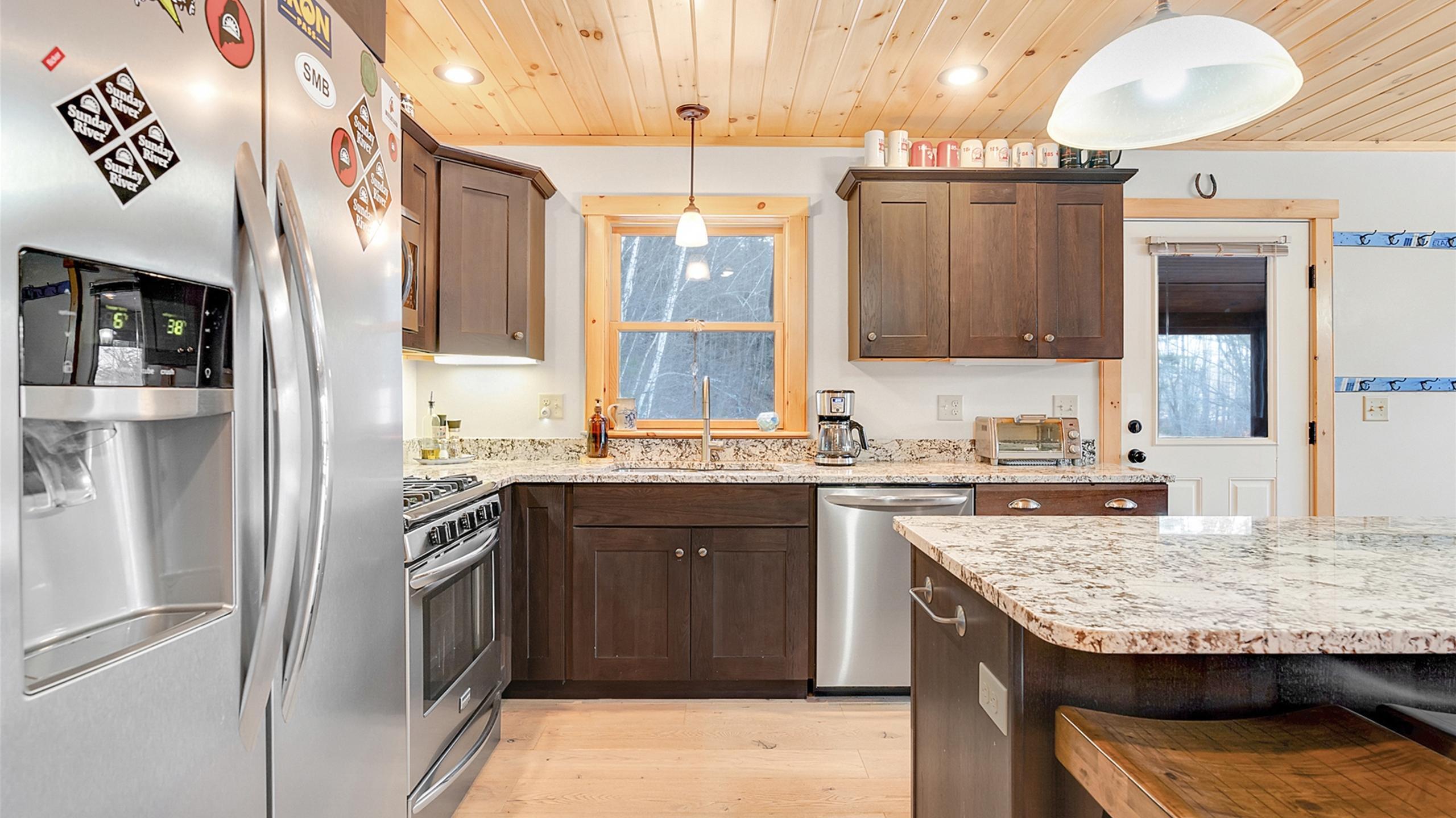 18 Lover's Lane Bethel ME 04217