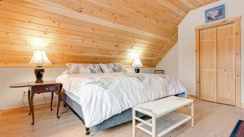 18 Lover's Lane Bethel ME 04217