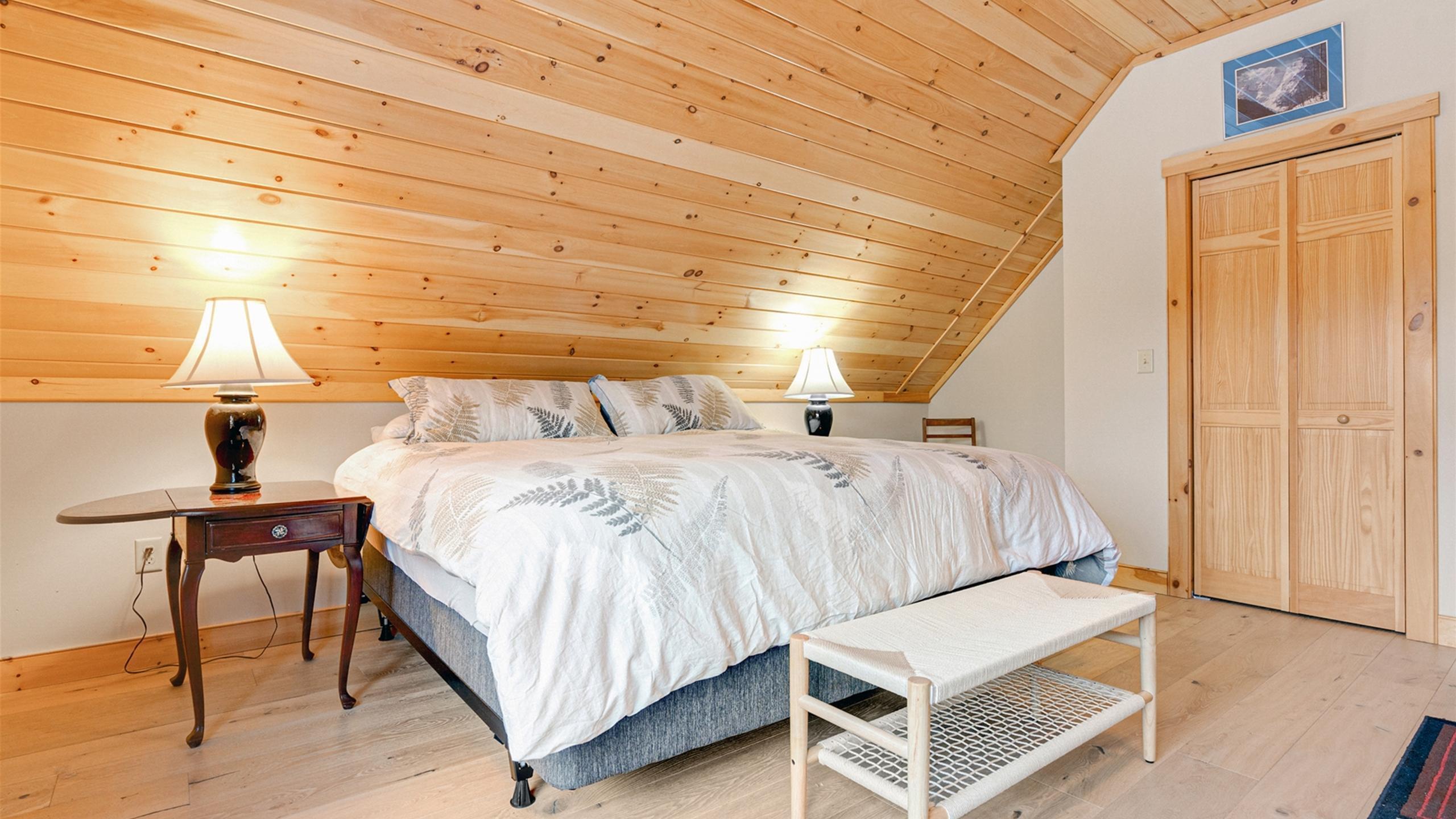 18 Lover's Lane Bethel ME 04217