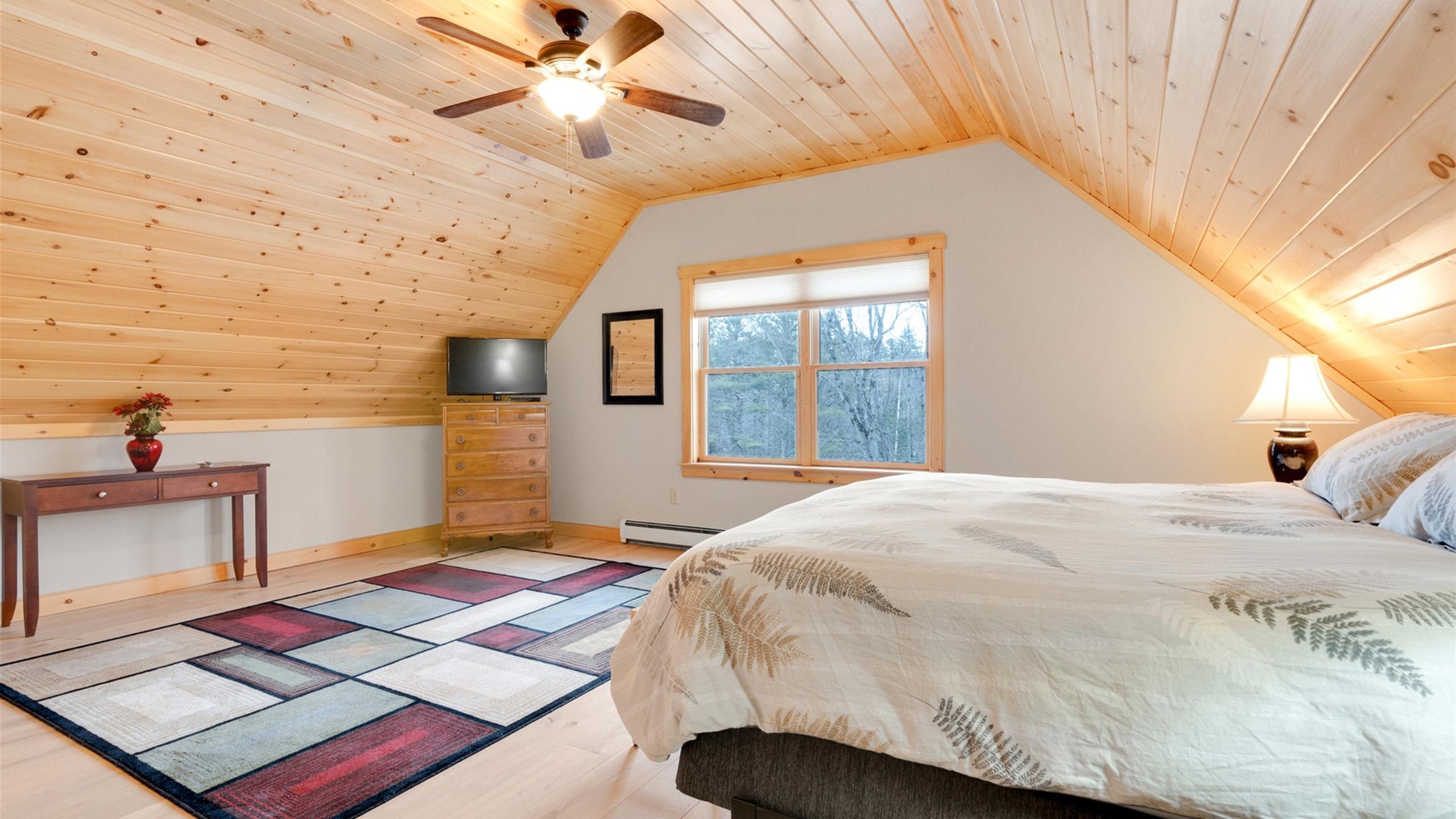 18 Lover's Lane Bethel ME 04217