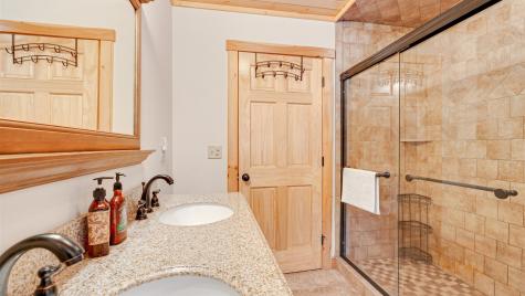 18 Lover's Lane Bethel ME 04217