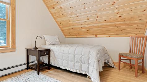 18 Lover's Lane Bethel ME 04217