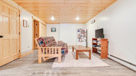 18 Lover's Lane Bethel ME 04217