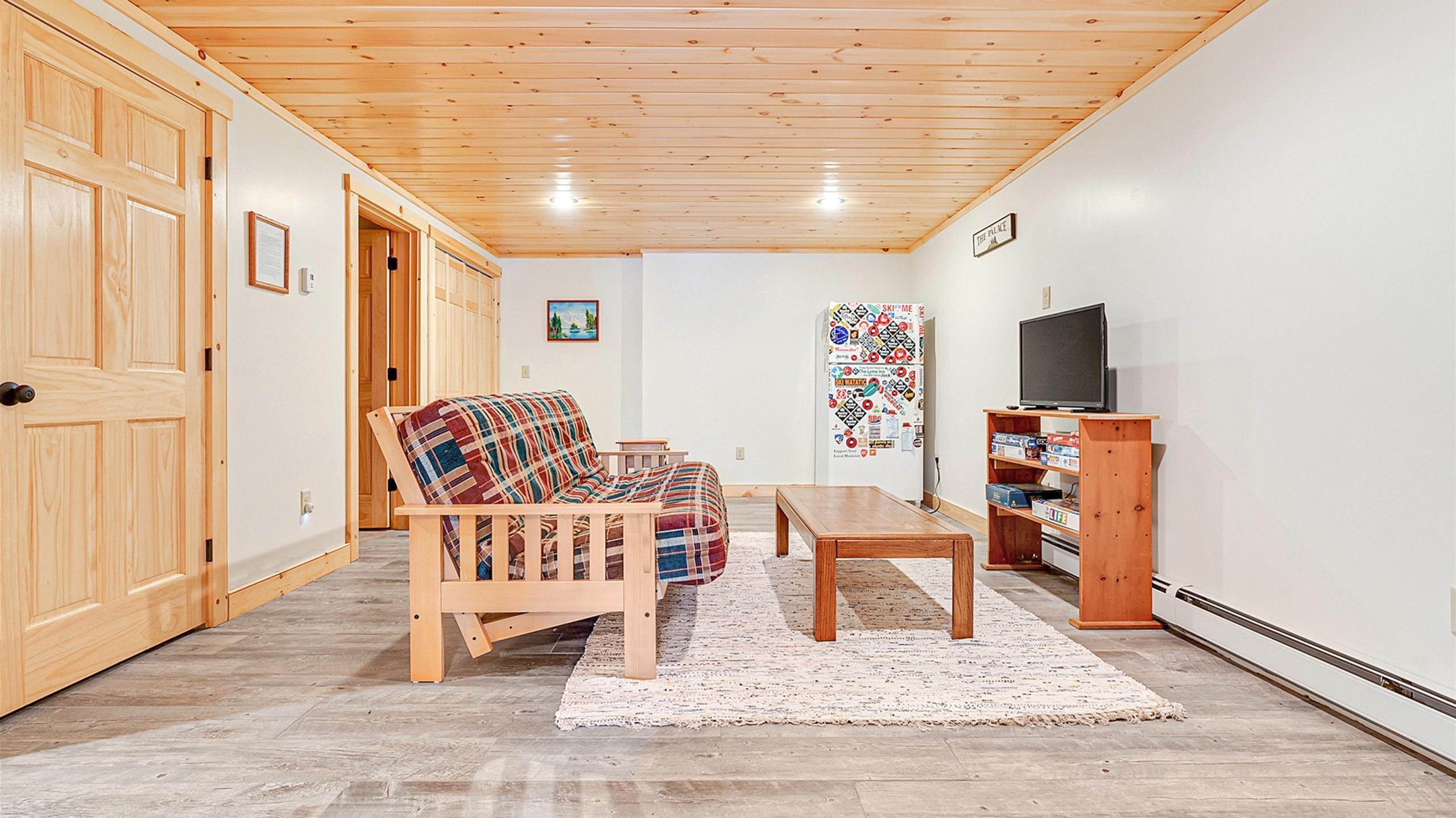 18 Lover's Lane Bethel ME 04217