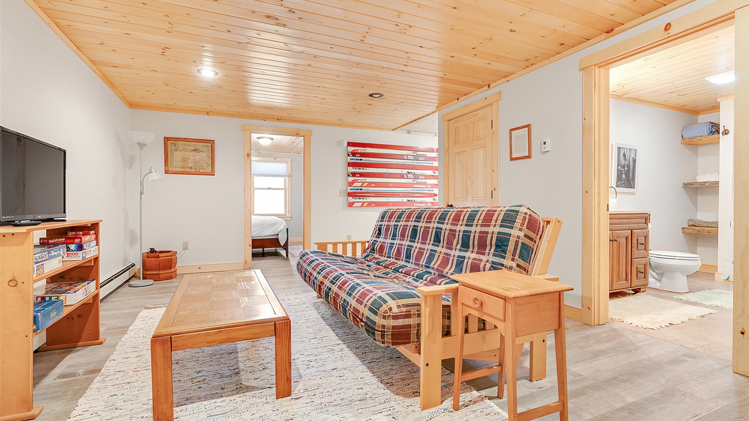 18 Lover's Lane Bethel ME 04217