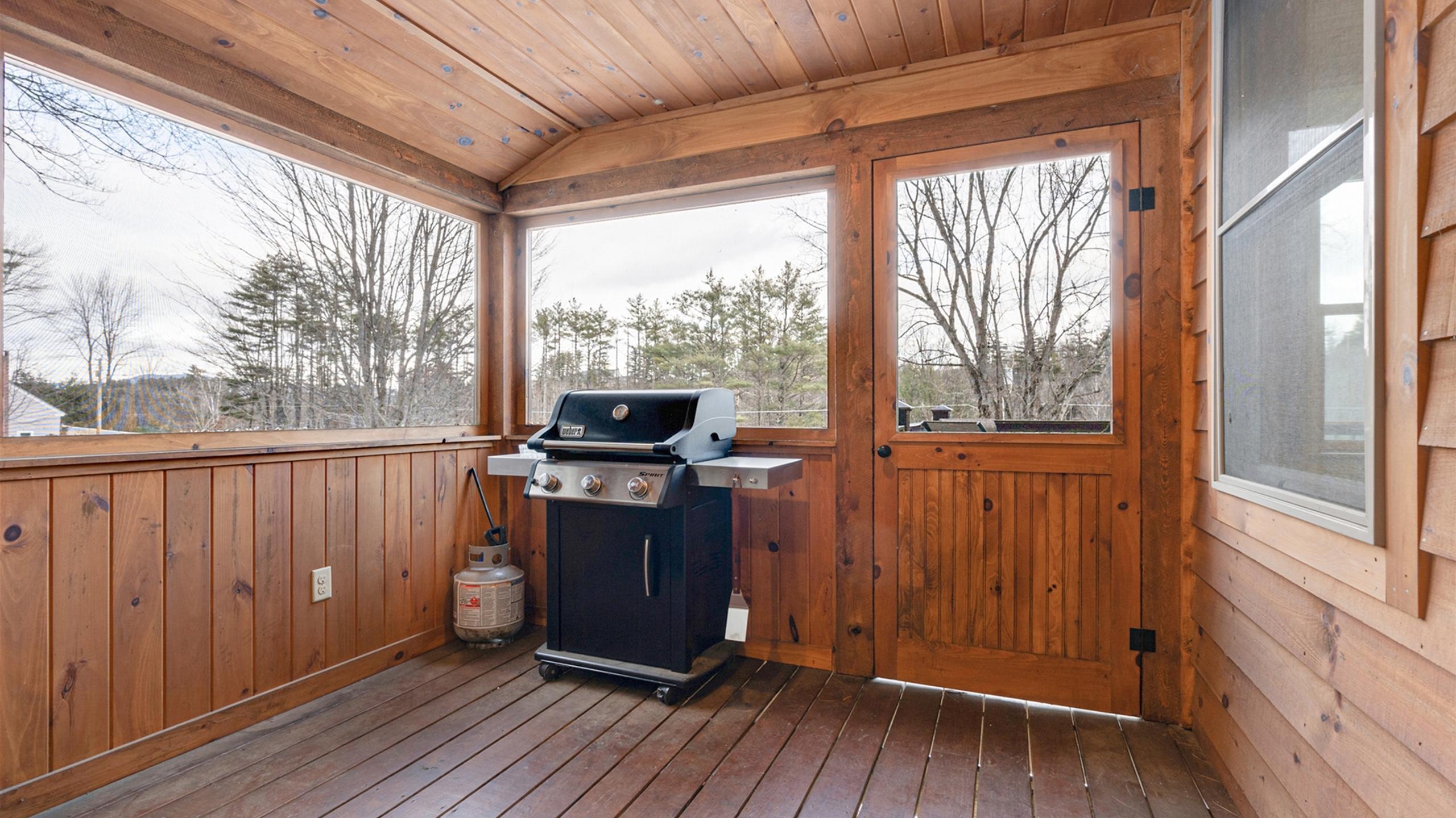 18 Lover's Lane Bethel ME 04217