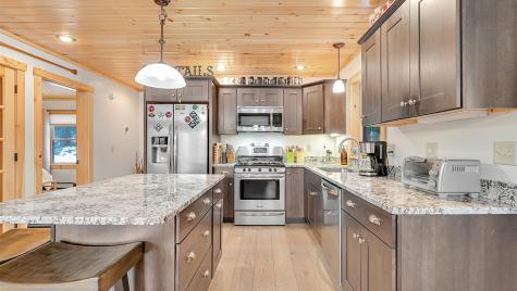 18 Lover's Lane Bethel ME 04217