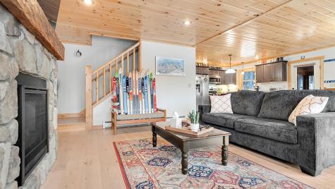 18 Lover's Lane Bethel ME 04217