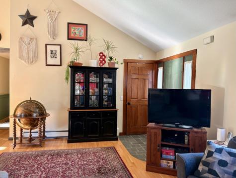 593 W Main Street Waldoboro ME 04572
