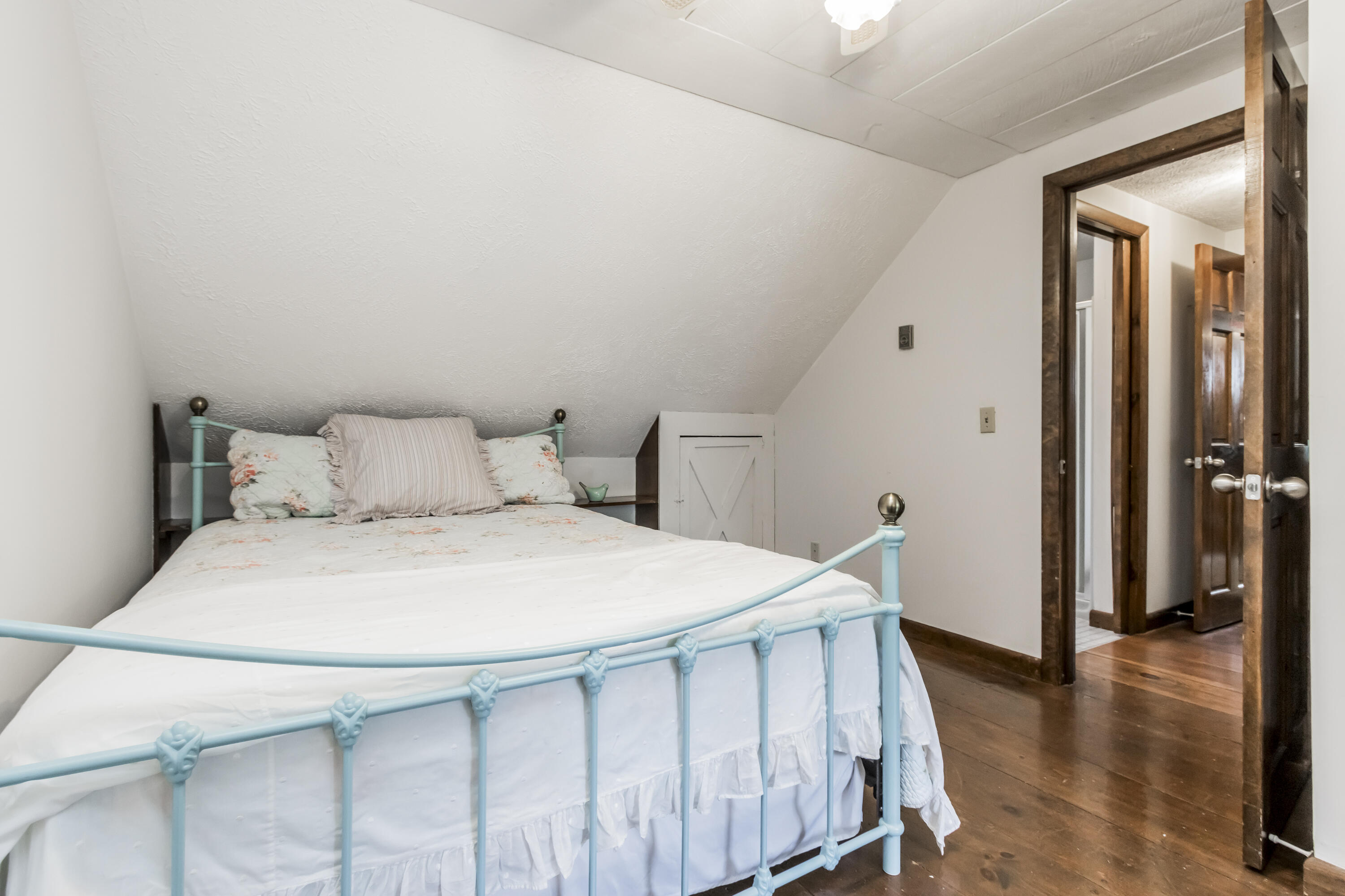 33 Rabbit Road Durham ME 04222