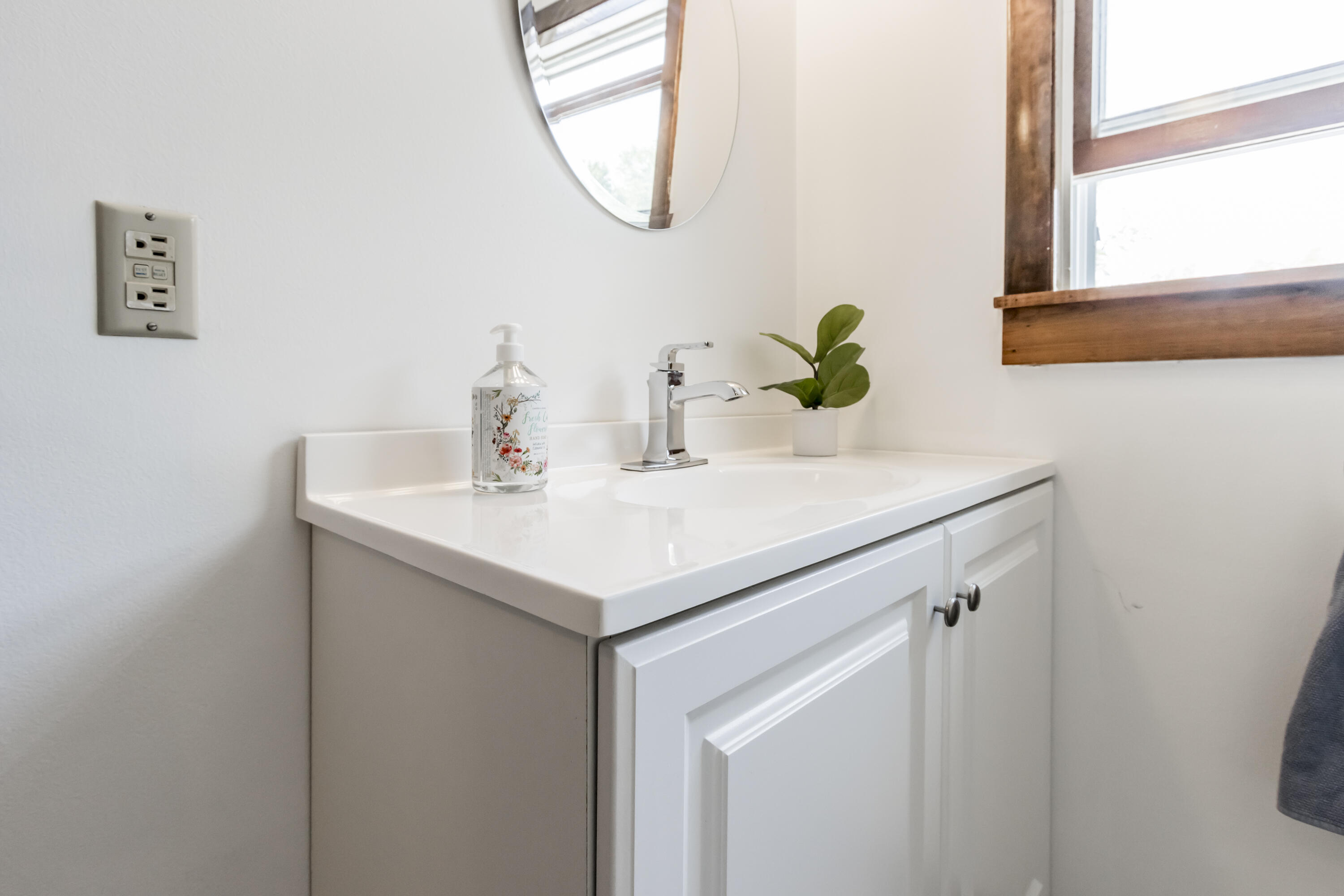 33 Rabbit Road Durham ME 04222