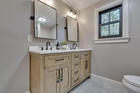 10 Pine Mountain Road York ME 03902