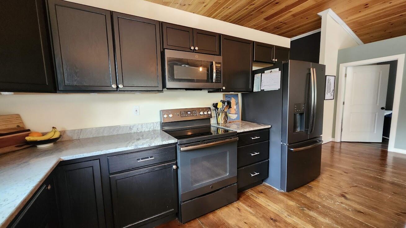 28 Taylor Road Greenbush ME 04418