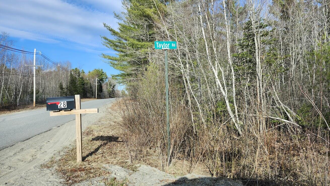 28 Taylor Road Greenbush ME 04418