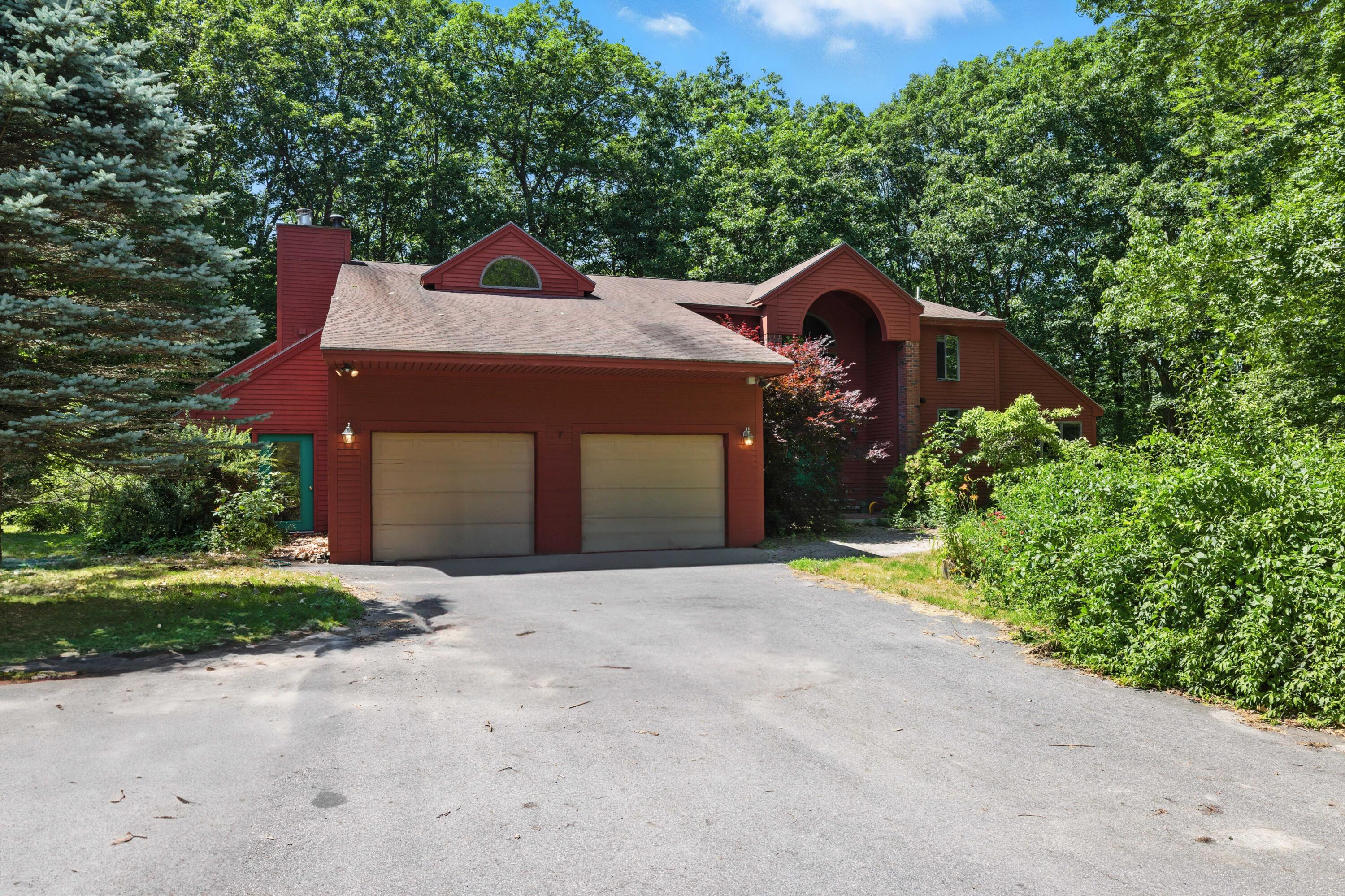 33 Hillview Lane Lewiston ME 04240