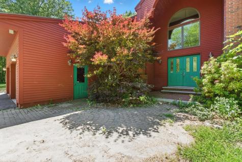 33 Hillview Lane Lewiston ME 04240