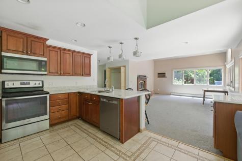 33 Hillview Lane Lewiston ME 04240