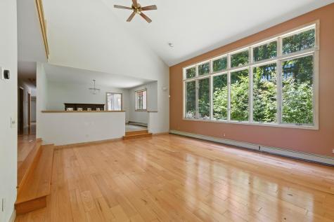 33 Hillview Lane Lewiston ME 04240