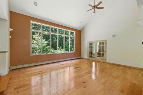 33 Hillview Lane Lewiston ME 04240