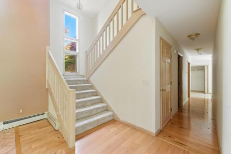 33 Hillview Lane Lewiston ME 04240