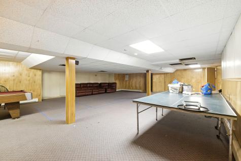 33 Hillview Lane Lewiston ME 04240