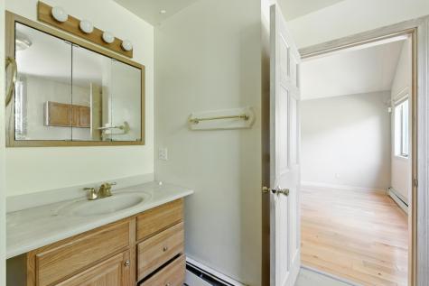 33 Hillview Lane Lewiston ME 04240