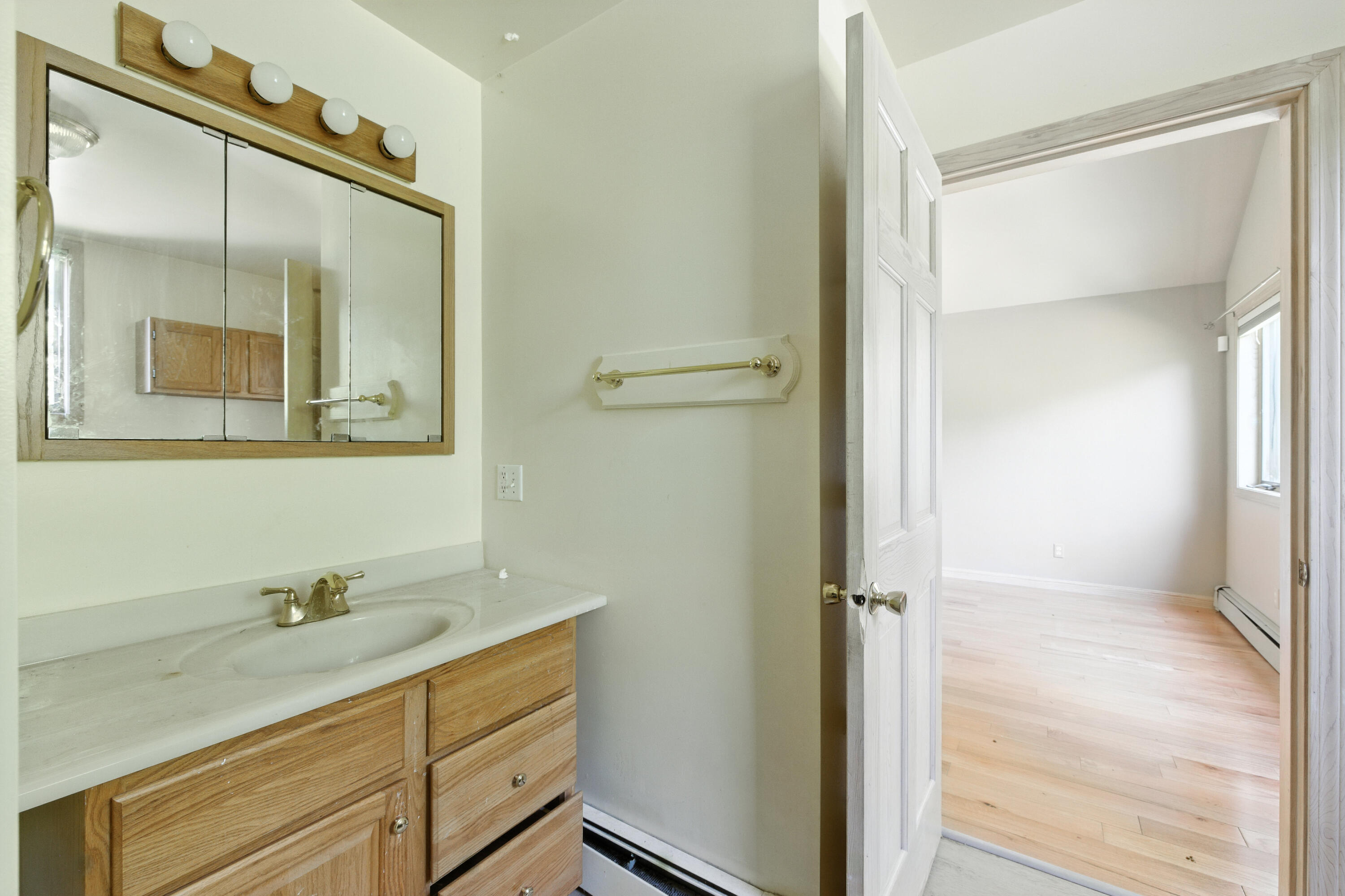 33 Hillview Lane Lewiston ME 04240