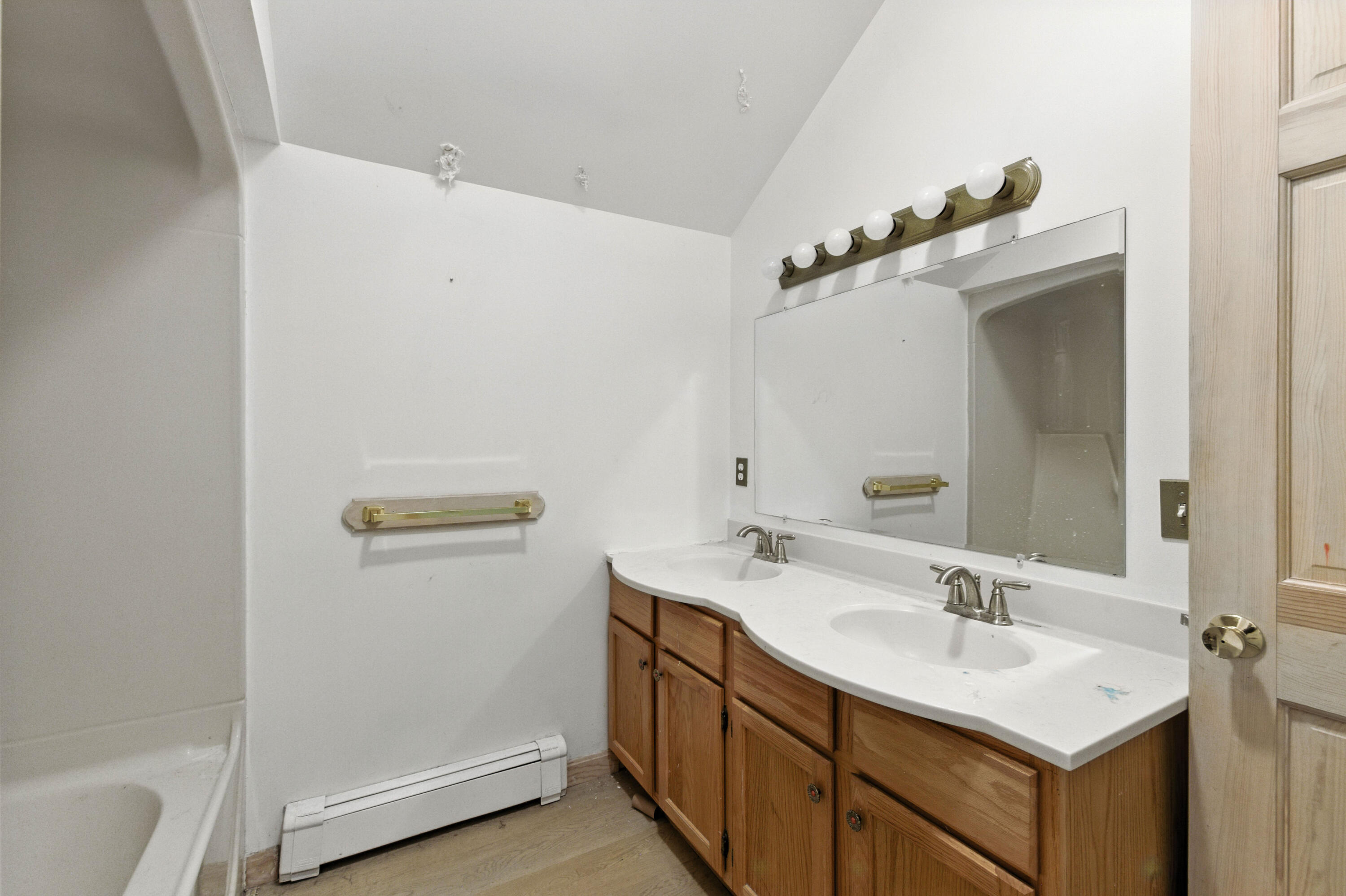 33 Hillview Lane Lewiston ME 04240